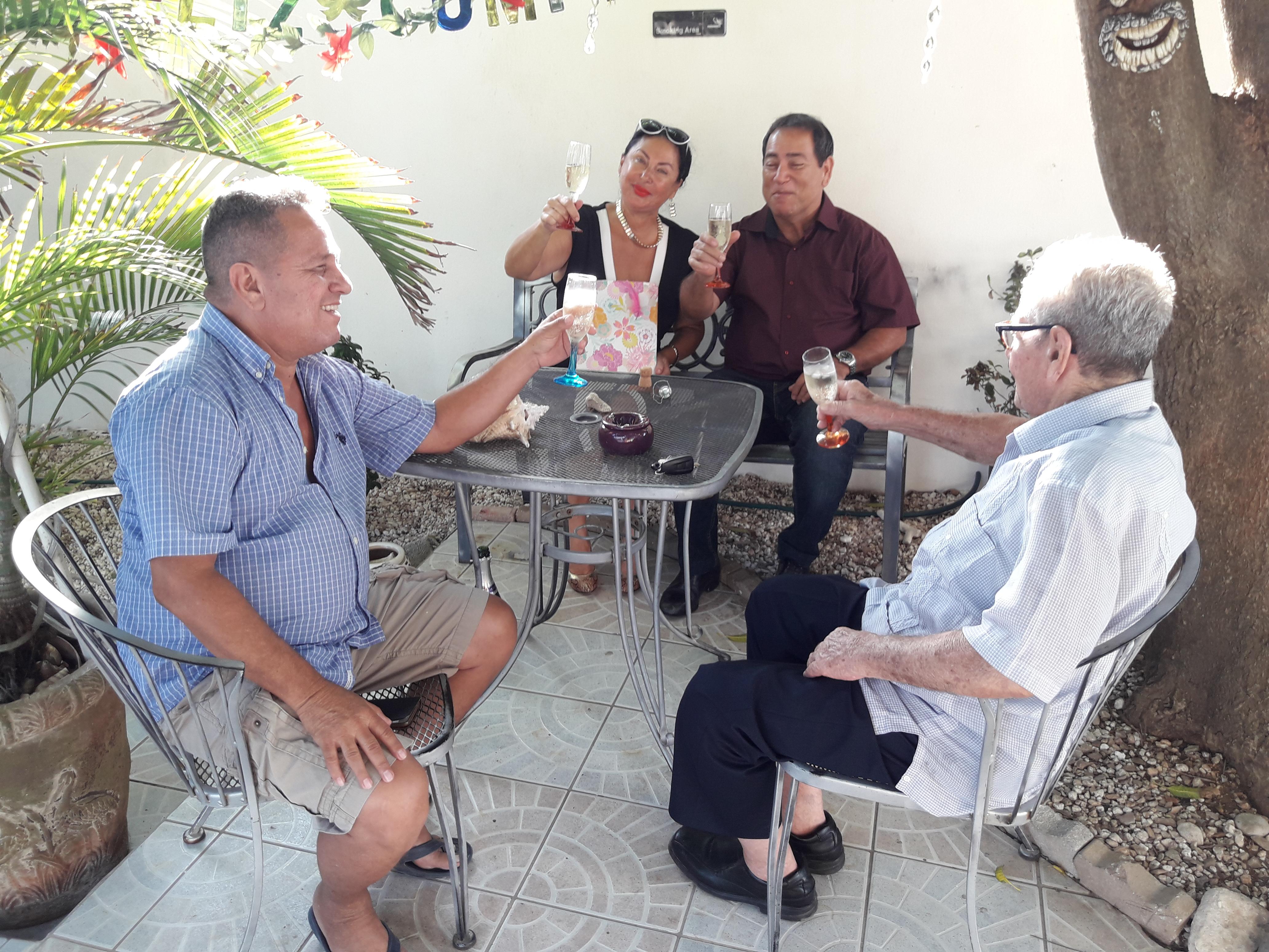 Palmita Hotel Hostel オラニエスタッド エクステリア 写真